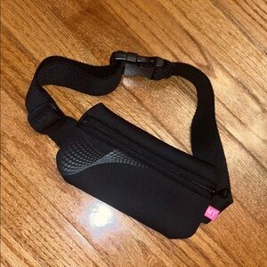 Sleek Black Belt Bag with Modern Design